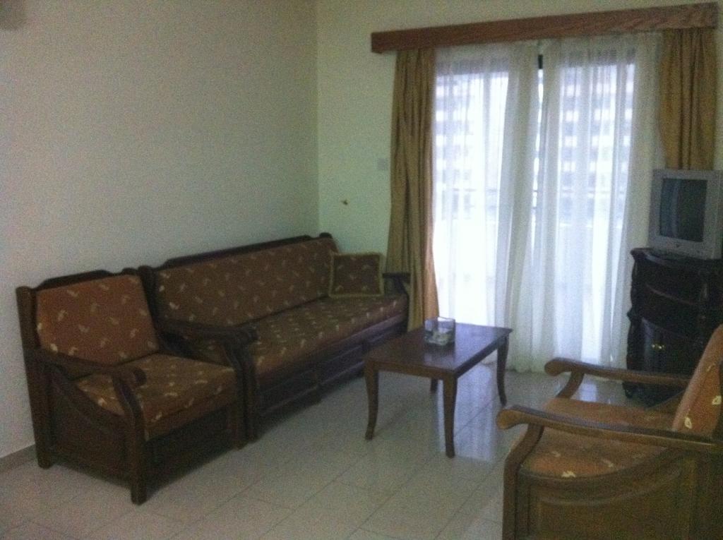Zakos Court Apartments Larnaca Exterior photo